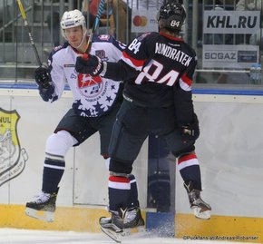 HC Slovan Bratislava -Torpedo Nizhny Novgorod Slovnaft Arena Carter Ashton #9, Tomas Kundratek #84 ©Puckfans.at/Andreas Robanser