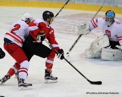 Test: AUT U20 - POL U20 Albert Schultz-Eishalle Gerd Kragl #13 trifft zum 7:1, Yauheni kameneu #2, Kamil Studzinski #25 ©Puckfans.at/Andreas Robanser