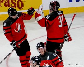 IIHF World Juniors Championship 2017 Semifinal SWE - CAN Dylan Strome #19, Carter Hart #31 Centre Bell, Montreal ©Puckfans.at/Andreas Robanser