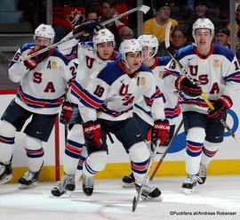 IIHF World Juniors Championship 2017 Semifinal  USA - RUS Charlie McAvoy #25, Colin White #18, Joseph Anderson  #13 Centre Bell, Montreal ©Puckfans.at/Andreas Robanser