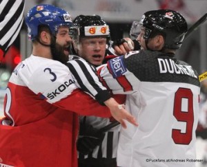 IIHF World Championship 2017 CZE - CAN Radko Gudas #3, Matt Duchene #9 Paris, Bercy ©Puckfans.at/Andreas Robanser