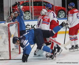 IIHF World Championship 2017 FIN - CZE Mikko Rantanen #96, Petr Mrázek #34, Tomas Kundratek #84 Paris, Bercy ©Puckfans.at/Andreas Robanser