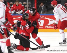 IIHF World Championship 2017 SUI - BLR Andres Ambühl #10, Joel Genazzi #76, Kristian Khenkel #18 Paris, Bercy ©Puckfans.at/Andreas Robanser