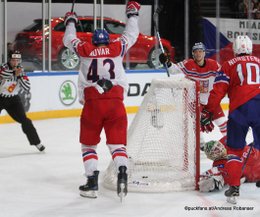 IIHF World Championship 2017 CZE - NOR Jan Kovar #43, Lars Haugen #30 Paris, Bercy ©Puckfans.at/Andreas Robanser