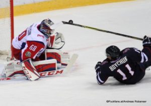 Slovan Bratislava - Lokomotiv Jaroslavl Alexander Sudnitsin #60, Zach Boychuk #11 Ondrej Nepela Arena ©Puckfans.at/Andreas Robanser