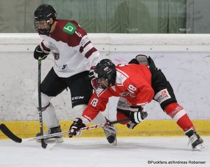 Test U18: Österreich - Lettland Artjoms Koppass #4, Fabian Hochegger #18 Eissportzentrum St.Pölten ©Puckfans.at/Andreas Robanser