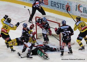 EBEL Play Offs 2018 Quarterfinal Game 5 Vienna Capitals - HC Innsbruck Taylor Vause #91, Patrik Nechvatal #7, Fischer #50, Andrew Clark #57 Albert Schultz-Eishalle ©Puckfans.at/Andreas Robanser