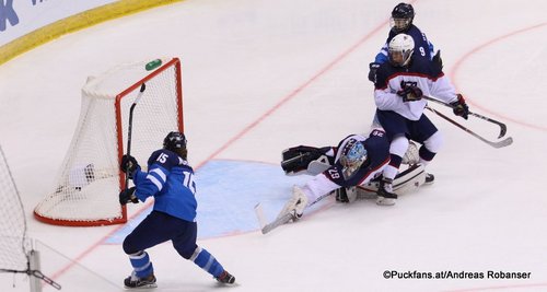 IIHF U18 World Championship Final: FIN - USA Niklas Nordgren #15, Spencer Knight #29, Jesperi Kotkaniemi #9 Arena Traktor, Chelyabinsk ©Puckfans.at/Andreas Robanser