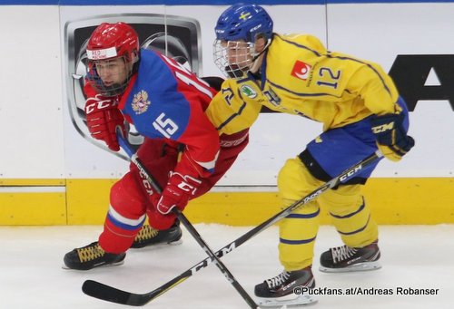 Hlinka Gretzky Cup 2018, Semifinal SWE - RUS Daniil Gushchin #15, Arvid Costmar #12 Rogers Place, Edmonton ©Puckfans.at/Andreas Robanser