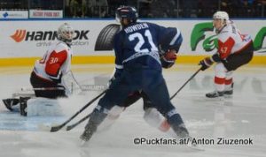 Dinamo Minsk - Avangard Omsk Igor Bobkov #30, Quinton Howden #21, Alexei Yemelin #47 ©Puckfans.at/Anton Ziuzenok