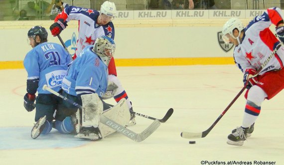 HC Slovan Bratislava - CSKA Moskau Tor #37 Mat Robinson, Sergei Kalinin #21, Marek Ciliak #1 ©Puckfans.at/Andreas Robanser