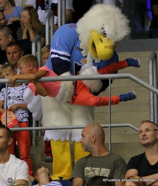 HC Slovan Mascot Harvy ©Puckfans.at/Andreas Robanser