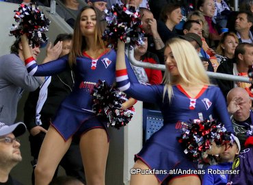 HC Slovan Cheerleaders ©Puckfans.at/Andreas Robanser