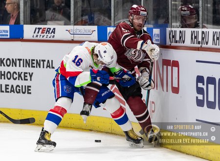 Kristers Gudlevskis #50 (Dinamo Riga) and Sergei Plotnikov #16 (SKA). 26.11.2018. KHL World Games 2018. Dinamo Riga - SKA Saint Petersburg. Switzerland, Oerlikon/Zuerich, Hallenstadion. Hockeyfans.ch Official/Philipp Hegglin - www.ph-sportphoto.ch