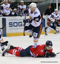 HC Slovan Bratislava - Metallurg Magnitogorsk Mario Grman #7, Michal Bulir #88 ©Puckfans.at/Andreas Robanser