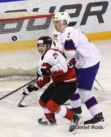 IIHF U20 World Championship Div 1A AUT - NOR Marcel Zitz #24, Emil Lilleberg #9 © Detlef Ross